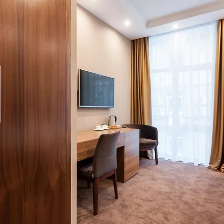 Crystal Hotel-2